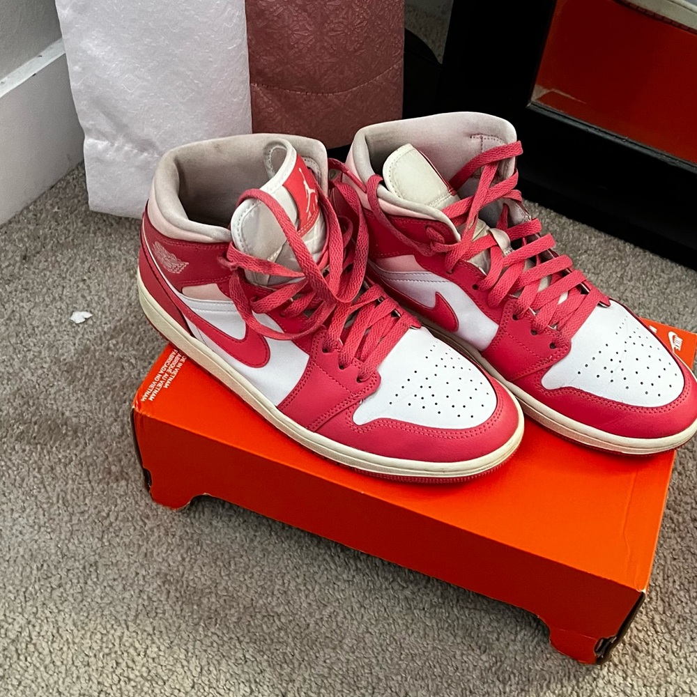 pink nike dunks